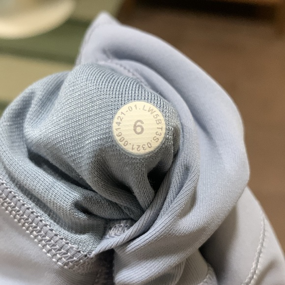 Wunder Under High-Rise Tight 28” *Full-on Luxtreme Size 6 in Chambray - Picture 9 of 9